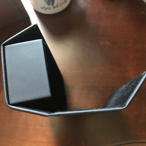 👓VERA WANG Eyeglass Holder/Case - Picture 8 of 10